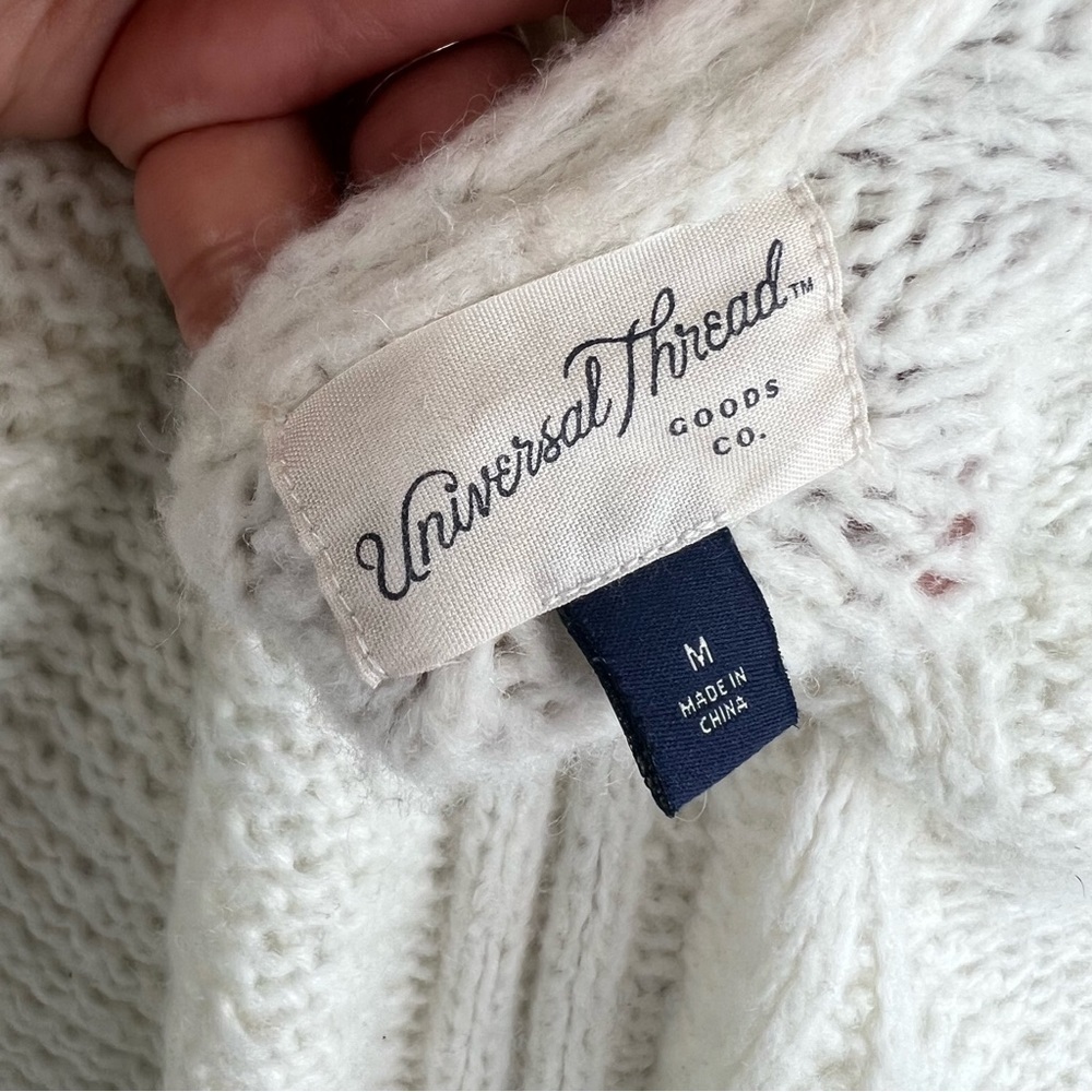 Universal Thread Knit sweater Size Medium - Picture 6 of 9